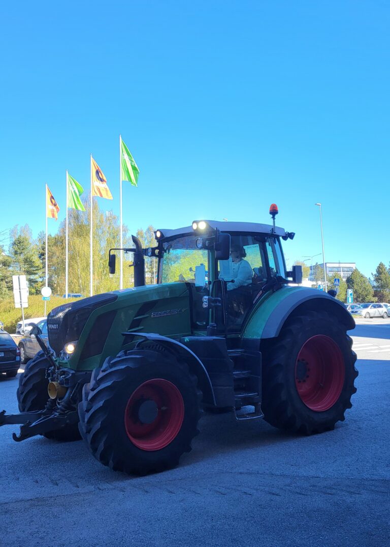 Tractor